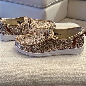 Hey Dude Style Sparkling Rose Gold Glitter Loafers Sz. 8
